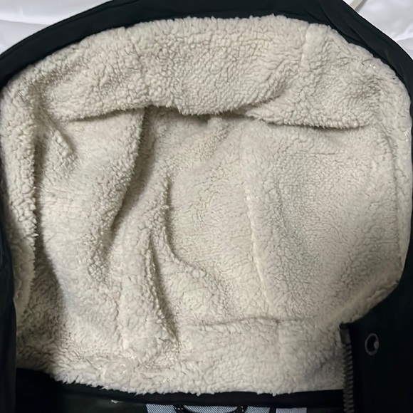 Free Country Softshell Jacket with Sherpa Lined Hood and Soft inner lining. - Picture 6 of 16